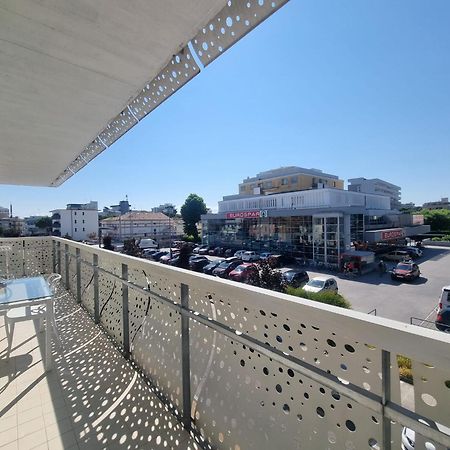 Appart-Hotel Holiday Lignano Sabbiadoro Kültér fotó