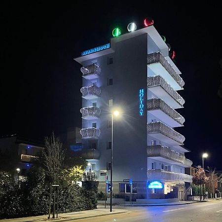 Appart-Hotel Holiday Lignano Sabbiadoro Kültér fotó