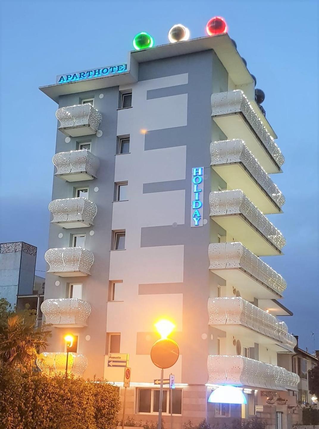 Appart-Hotel Holiday Lignano Sabbiadoro Kültér fotó