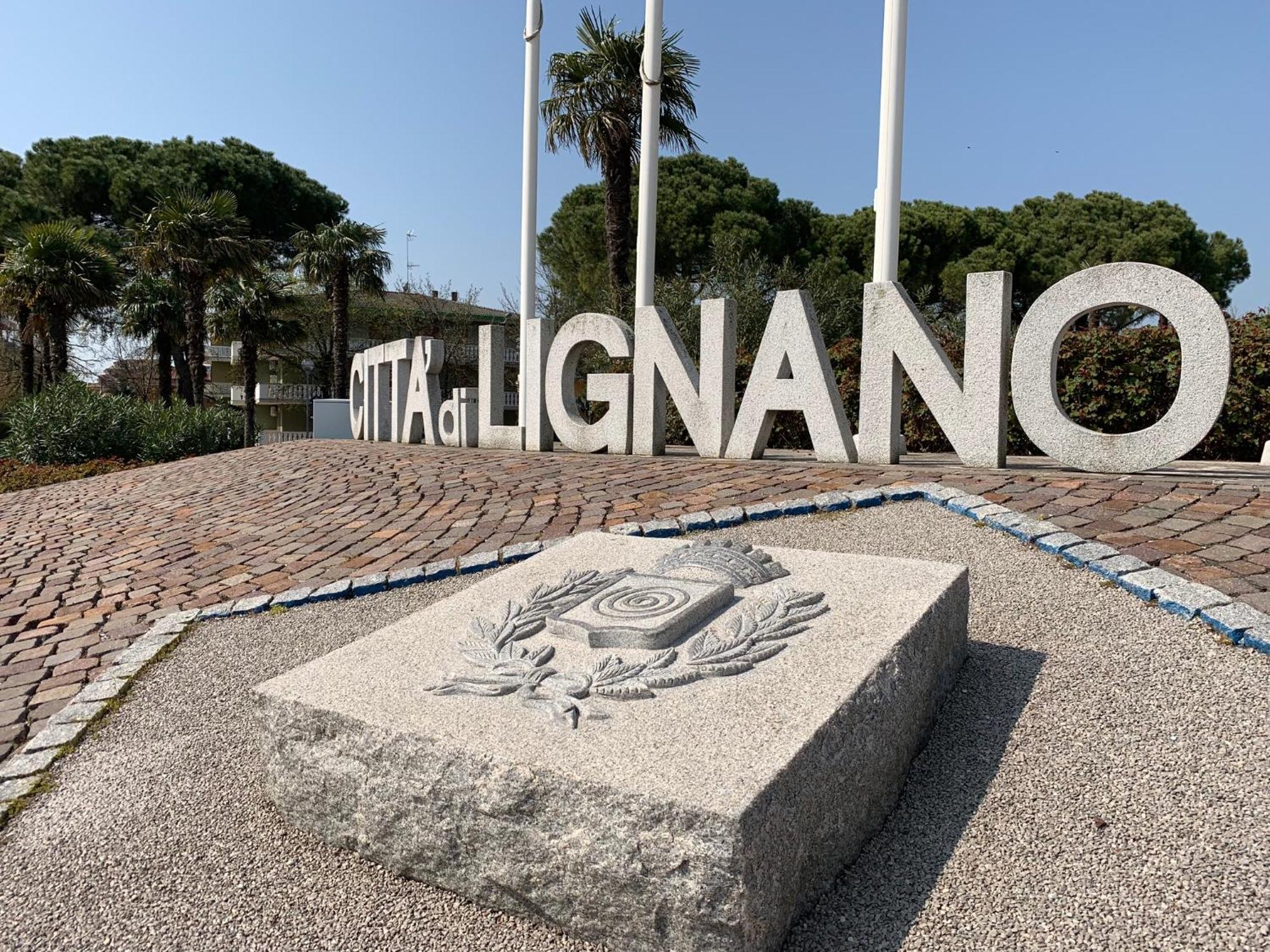 Appart-Hotel Holiday Lignano Sabbiadoro Kültér fotó