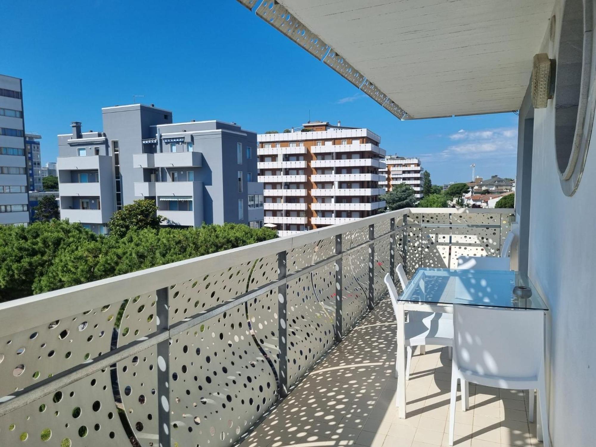Appart-Hotel Holiday Lignano Sabbiadoro Kültér fotó