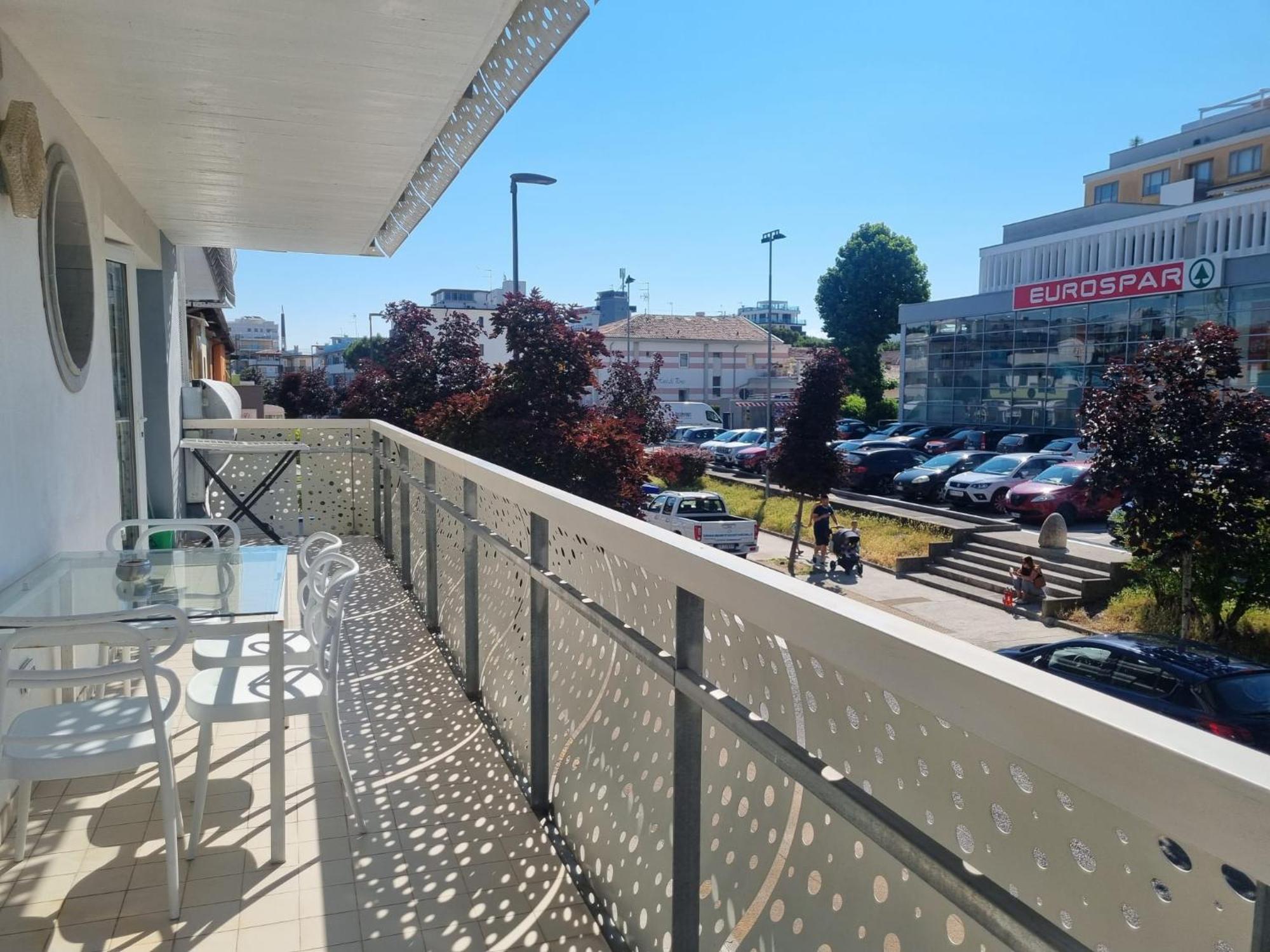 Appart-Hotel Holiday Lignano Sabbiadoro Kültér fotó