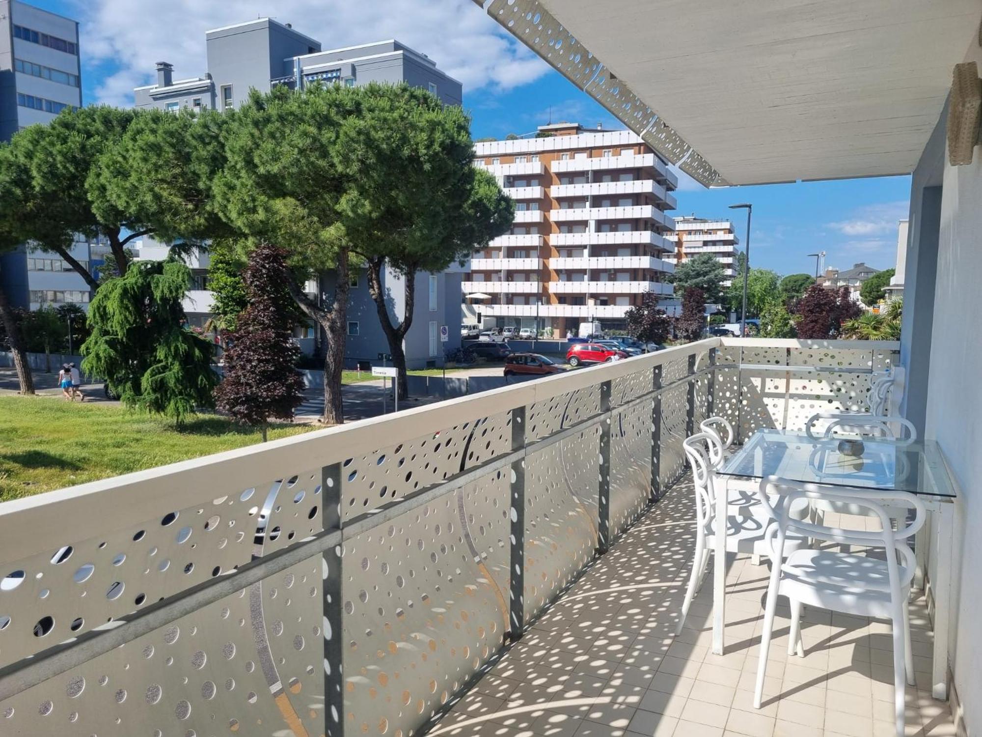 Appart-Hotel Holiday Lignano Sabbiadoro Kültér fotó